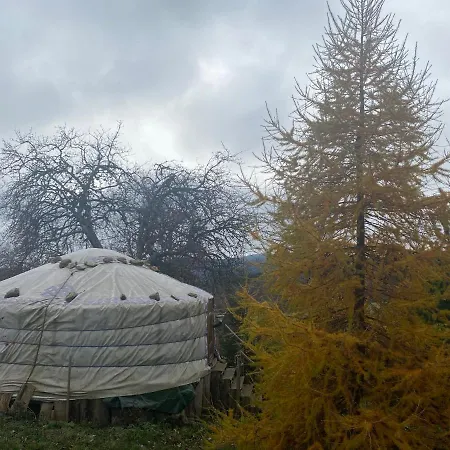 Eco Yourte Les Airelles 4* Saint-Anthème