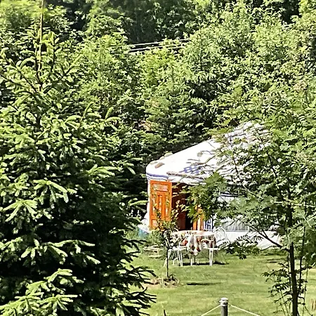 Eco Yourte Les Airelles 럭셔리텐트 Saint-Anthème